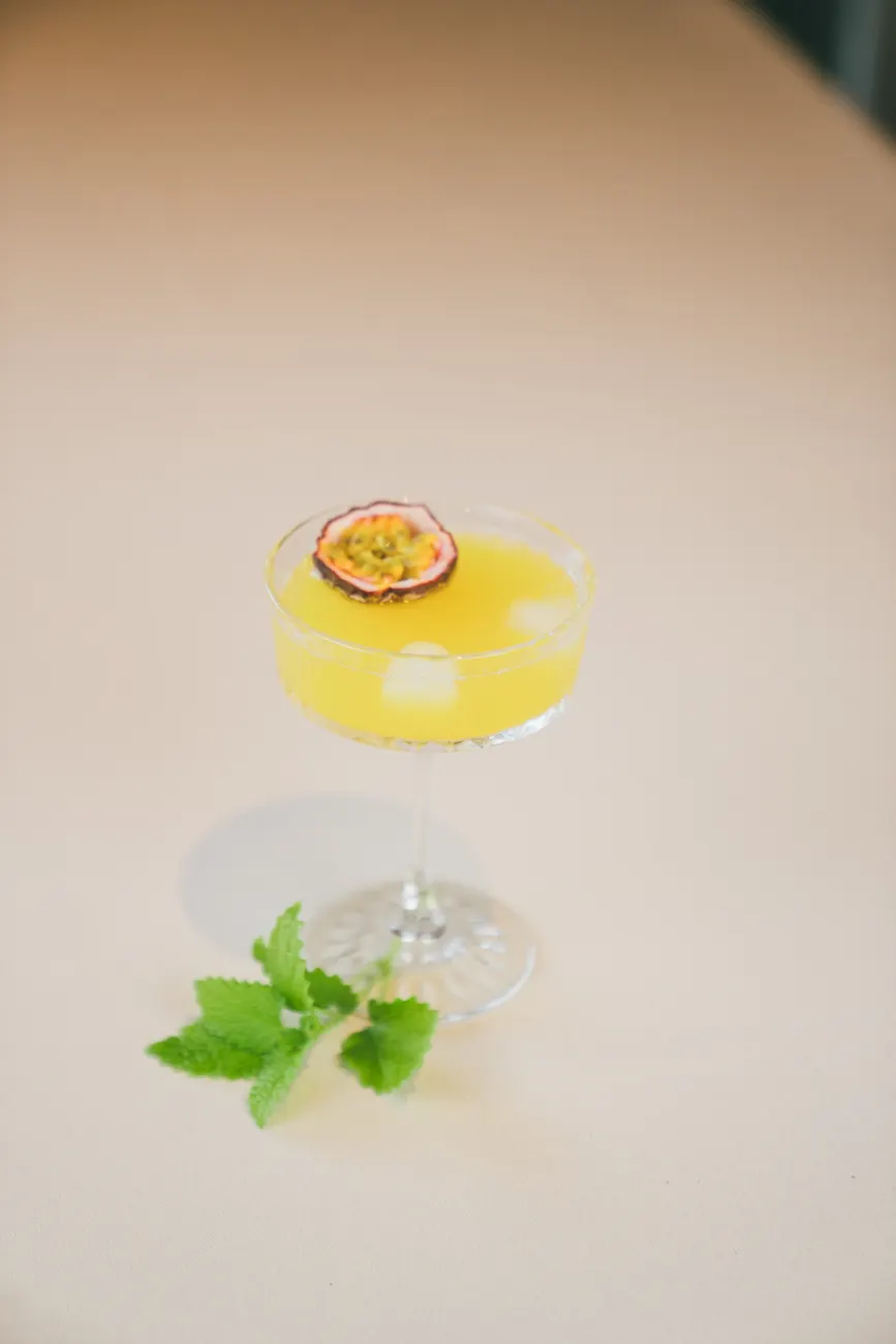 Aperitif mit Passionsfrucht